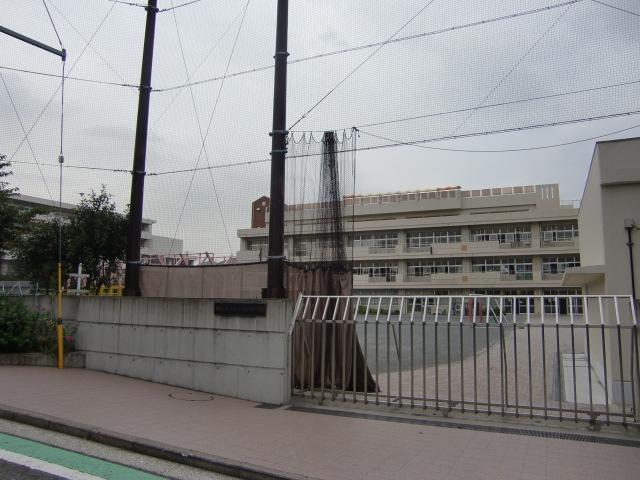 Primary school. 520m to Yokohama Municipal Fujimidai Elementary School
