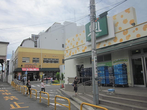 Supermarket. Fuji Kamihoshikawa store up to (super) 380m