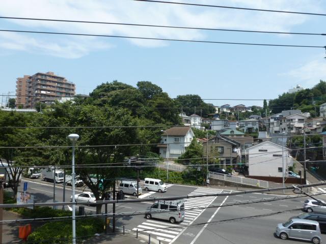 View photos from the dwelling unit. View from the living room (July 2013) Shooting