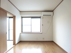 Living and room. Bright, air-conditioned Western-style