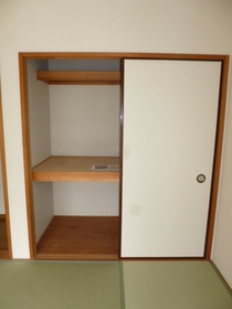 Other Equipment. Convenient closet to organize the luggage