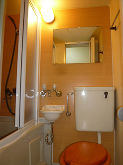 Bath. And renovation in the bus toilet separate type