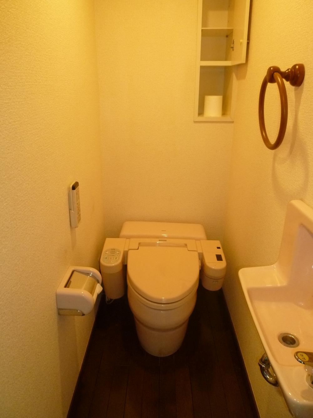 Toilet. Indoor (April 2013) Shooting