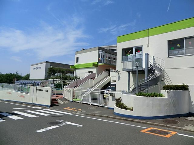kindergarten ・ Nursery. Day care peace of mind near 410m kindergarten until Iwasaki Gakuen included Isogo kindergarten