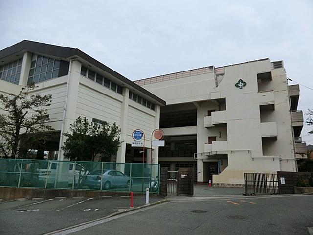 Junior high school. School peace of mind near 1040m junior high school until Yokohama Tatsumori junior high school