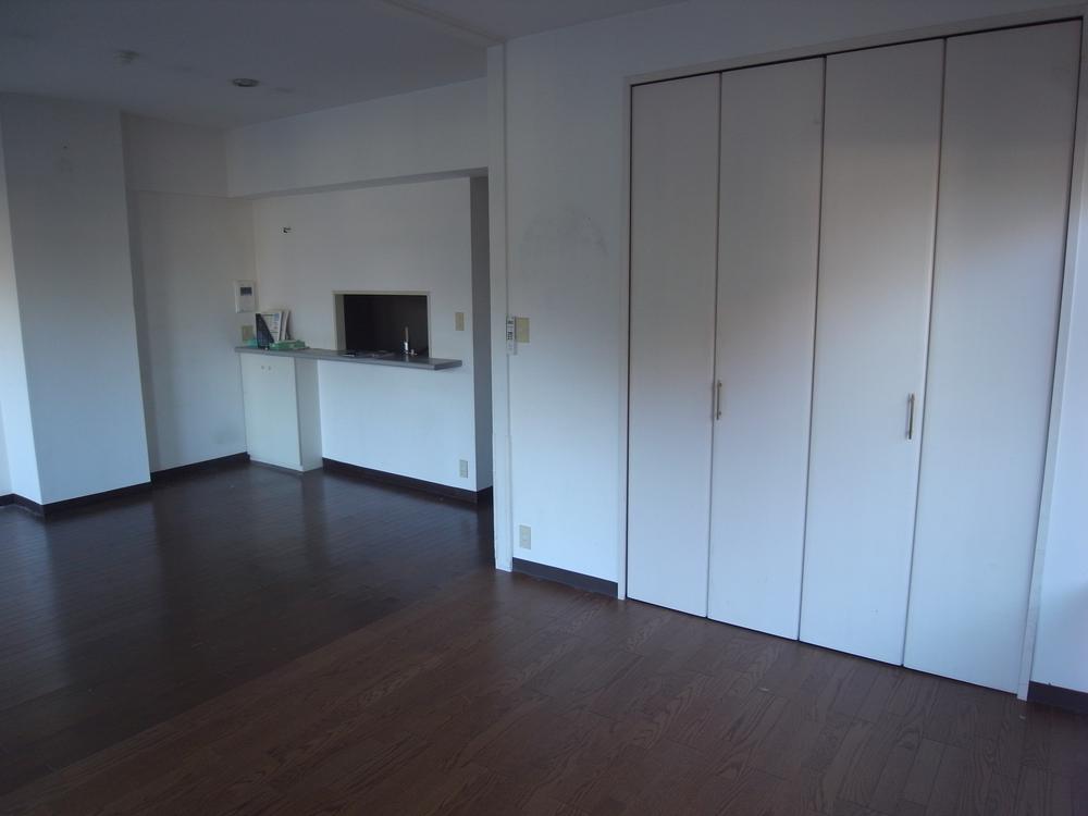 Living. Indoor (11 May 2013) Shooting