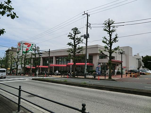 Shopping centre. It is convenient to Tachiyore on the way home from work because it is in about 500m (7 minutes) Station to Ito-Yokado Yokodai shop! ! Also enhanced shopping facilities! It can also slow shopping wife! ! 