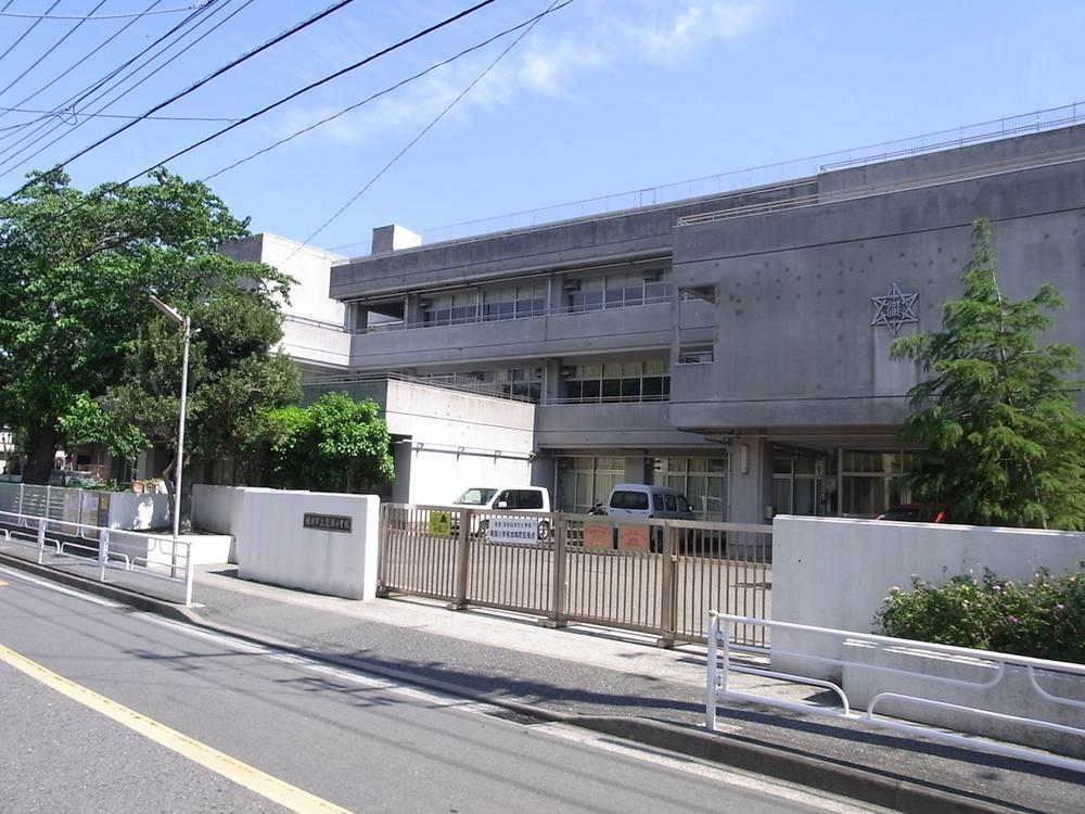 Primary school. 514m to Yokohama Municipal Takigashira Elementary School