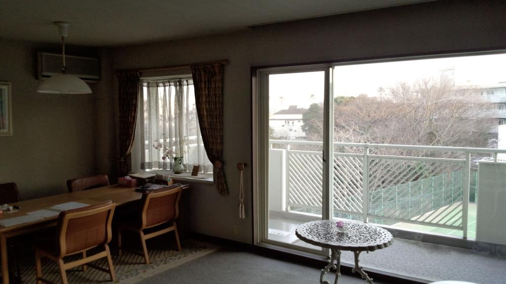 Living. Local (February 2013) Shooting