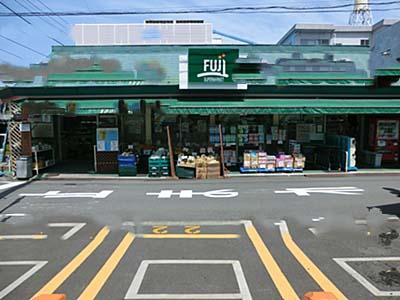 Supermarket. Until Fuji Negishi Hashiten 966m