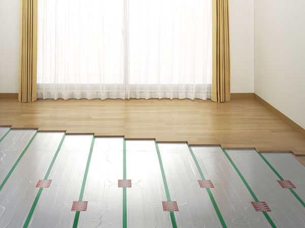 Other.  [Gas hot water floor heating system (TES)] Not only warm the entire room from under the floor, To achieve a clean indoor environment not rise up the dust. (Same specifications)