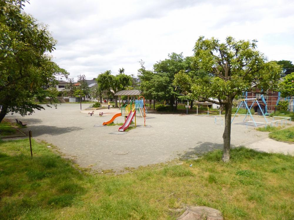 Other. Izumiya park (1 minute walk) about 80m