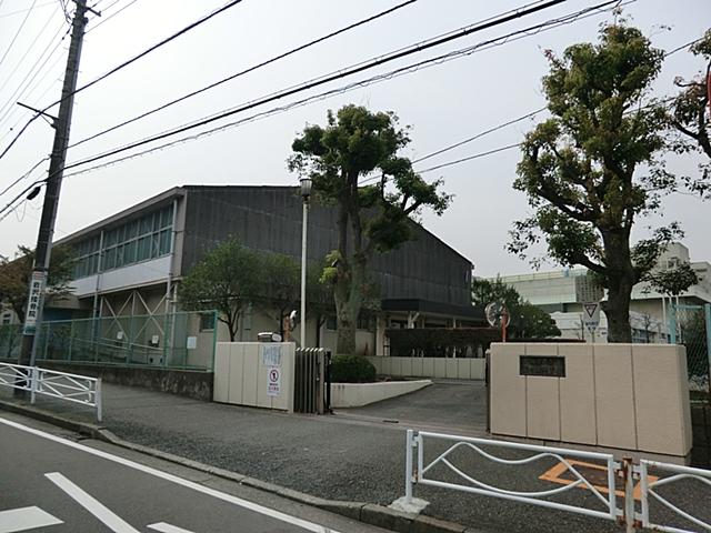 Junior high school. 950m to Yokohama Municipal Fujinoki junior high school