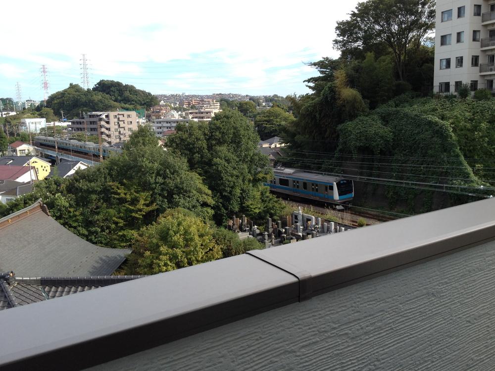 Balcony. A Building Local (October 8, 2013) Shooting