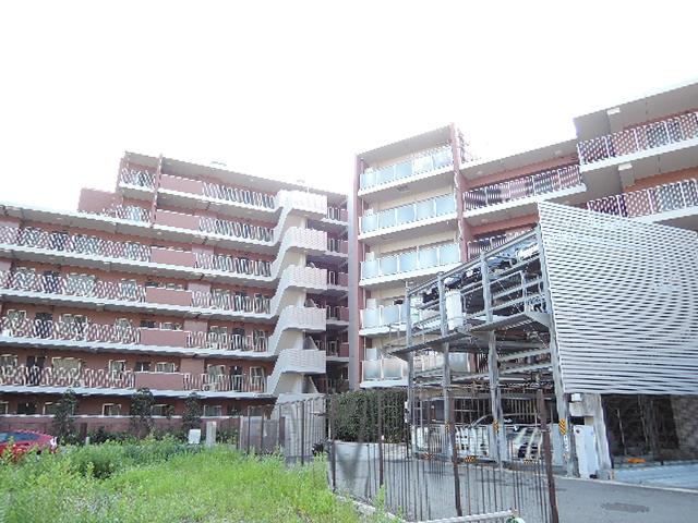 Local appearance photo. 2007 ・ Pet breeding possible apartment