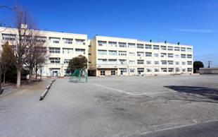 Primary school. Municipal Nishitomioka until elementary school 740m walk 10 minutes