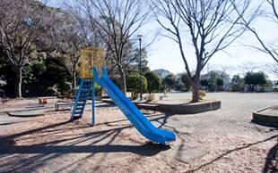 park. Tomioka 160m 2-minute walk to the third park