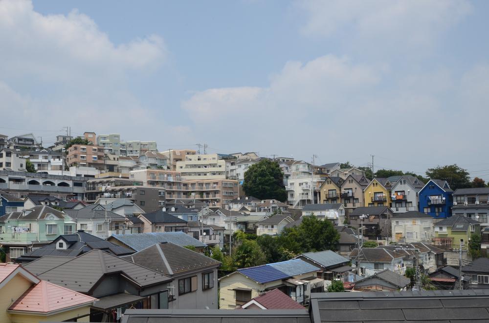 View photos from the dwelling unit. View from the site (August 2013) Shooting
