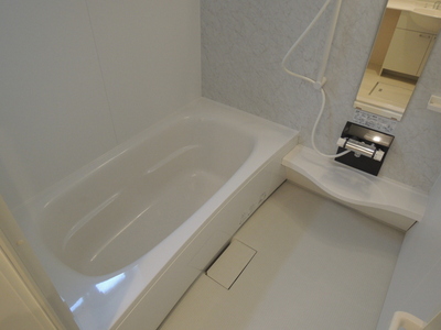 Bath. 1 square meters bathroom