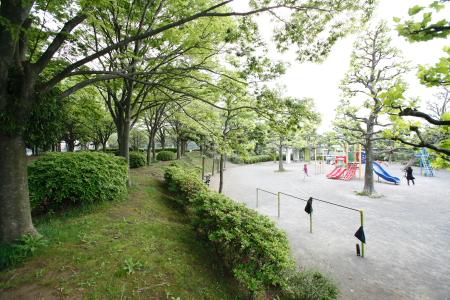 park. 1054m to Okamura Park