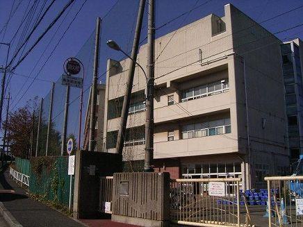 Primary school. Yokohama City San'nodai until elementary school 790m