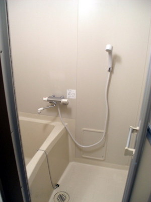 Bath. It is a photograph of the same type (No. 103 room).
