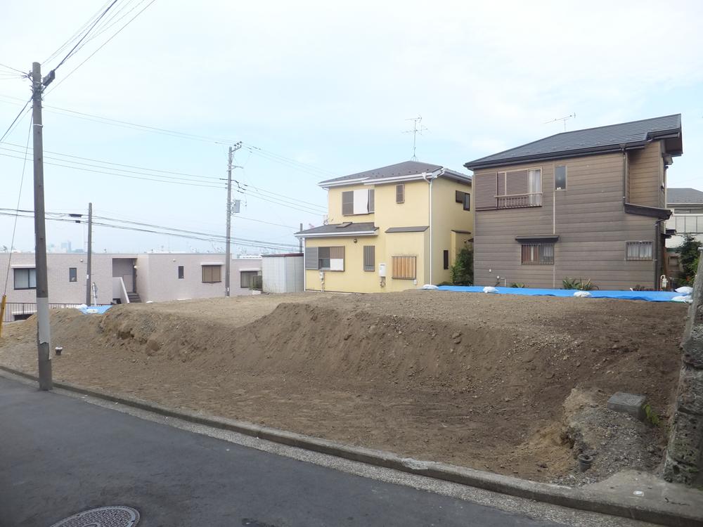 Local appearance photo. "Sugita" station a 6-minute walk of the residential areas in the Isogo-ku Nakahara 4-chome New construction all three buildings Local Photos