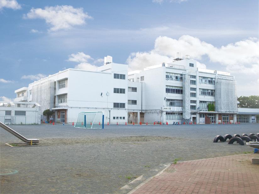 Other. Municipal beach Junior High School (about 1.7km ・ 22 minutes walk)