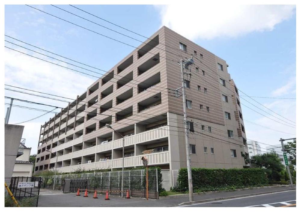 Local appearance photo. Local (12 May 2013) and large-sized apartments with a shooting presence