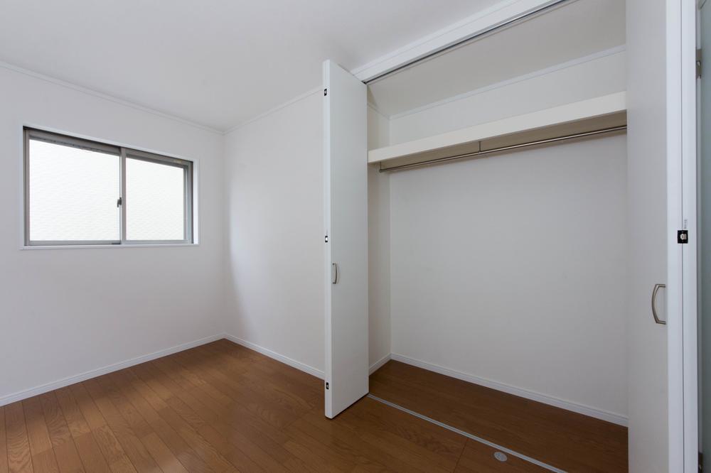 Non-living room. Room marked with a large closet