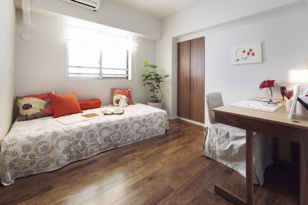 About 5.0 tatami of Western-style rooms are nestled as a children's room (2)