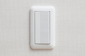 Other.  [Wide switch] Since the touch surface is large, Adopt a wide switch even if the room is dark you can press smoothly.