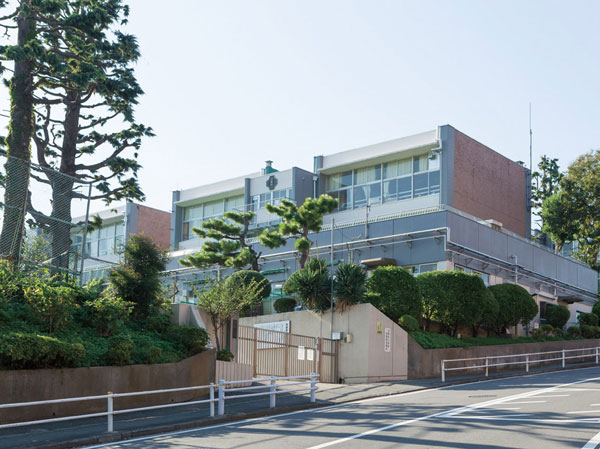 Surrounding environment. You can easily commute in Shiomidai elementary school (about 210m) lower grades of children.