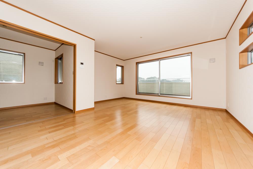 Living. Spacious Living Dining & Kitchen ・  ・ It offers views of far away from the large windows
