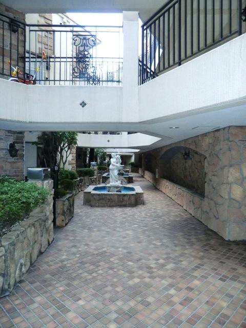 Other common areas. Spacious open corridor (courtyard)
