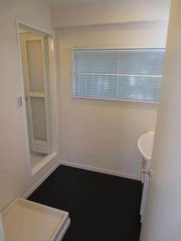 Wash basin, toilet. Washing machine Storage Yes ・ You can ventilation have windows