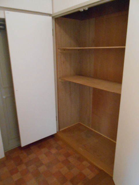Entrance. With large cupboard, Entrance
