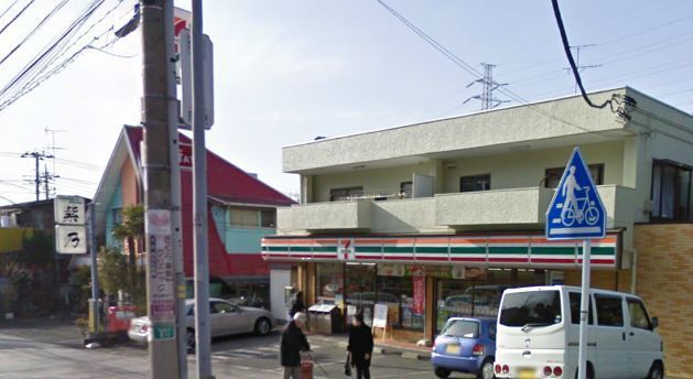 Convenience store. 216m to Seven-Eleven (convenience store)