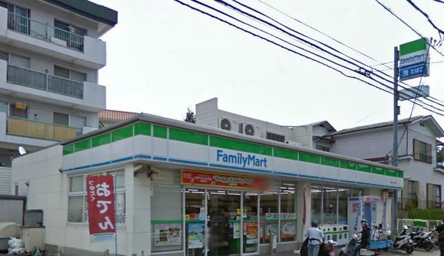 Convenience store. 532m to Family Mart (convenience store)