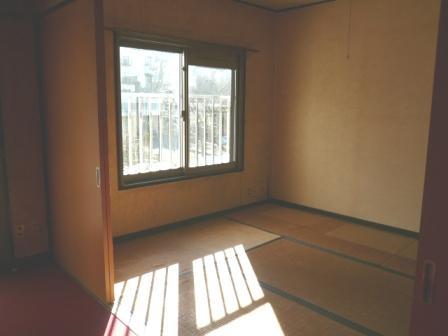 Non-living room. Indoor (12 May 2013) Shooting ■ Good per sun bright 6 quires of Japanese-style room.