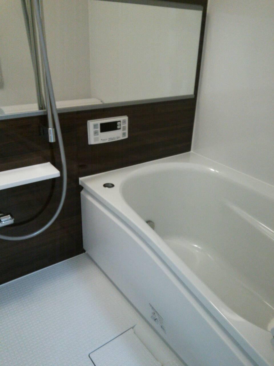 Bathroom. Indoor (12 May 2013) Shooting
