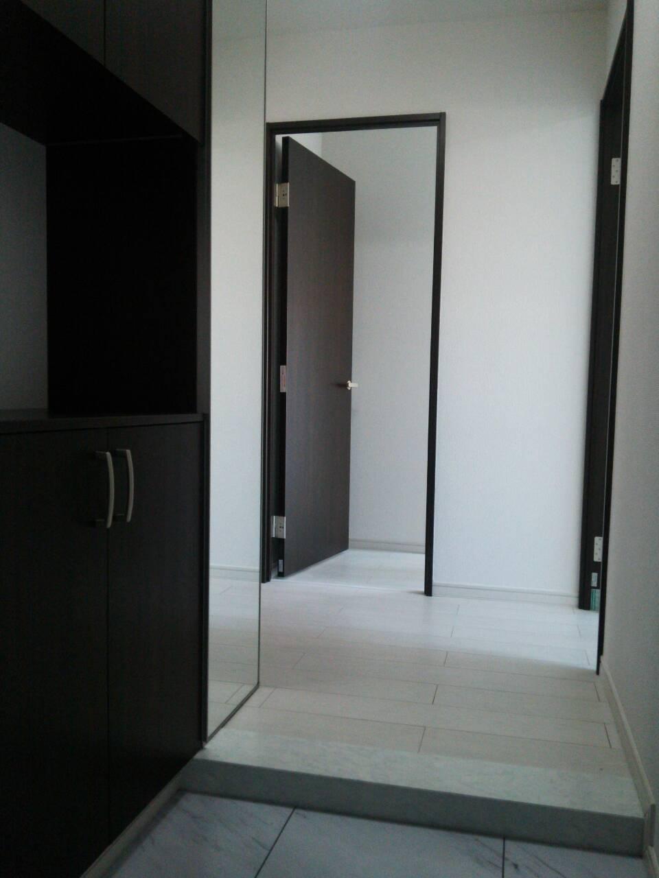 Entrance. Local (12 May 2013) Shooting