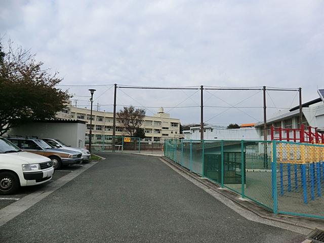 Primary school. Is Omoikkiri play likely in the 1000m wide schoolyard to Yokohama City Tachioka Village Elementary School!