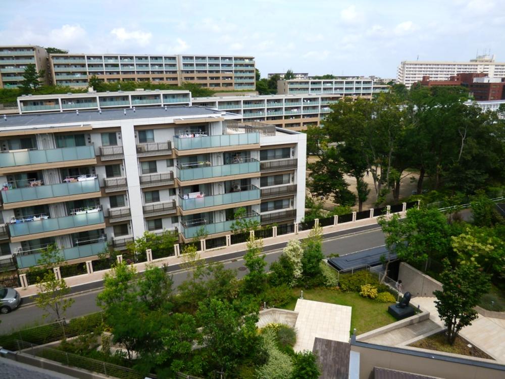 View photos from the dwelling unit. View from the site (August 2013) Shooting