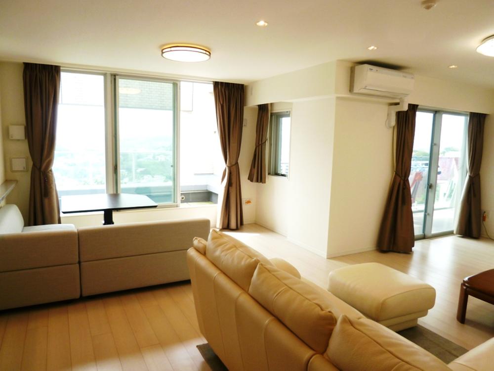 Living. Living dining about 20.0 Pledge (with under-floor heating)