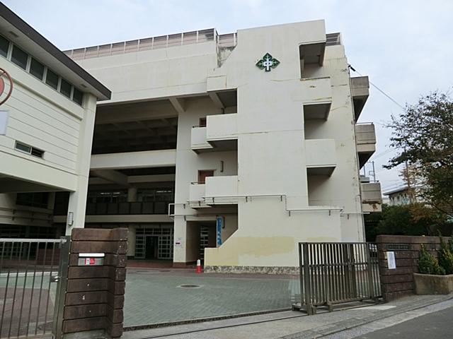Junior high school. 770m to Yokohama City Tatsumori junior high school