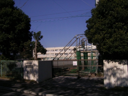 Junior high school. 544m to Yokohama Municipal Shiomidai junior high school (junior high school)