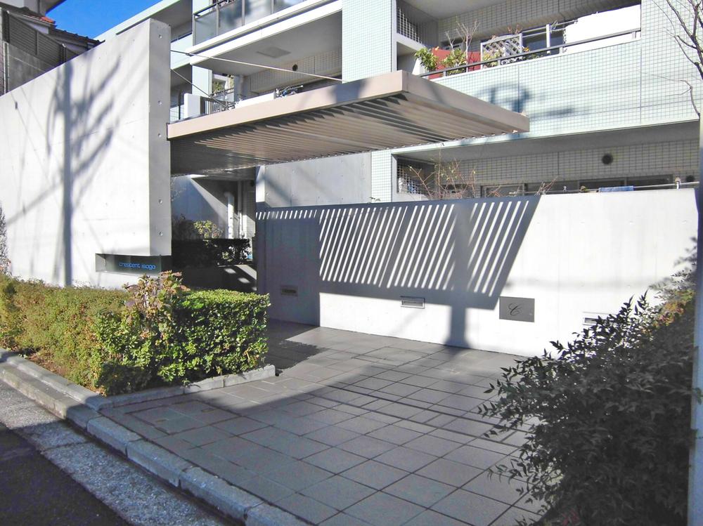 Entrance. Common areas