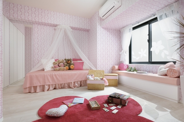  [Children's room ・ About 7.7 tatami] Lighting rich service balcony. Facing two + single open one of the closet is overlook the internal, Amount of storage is also rich