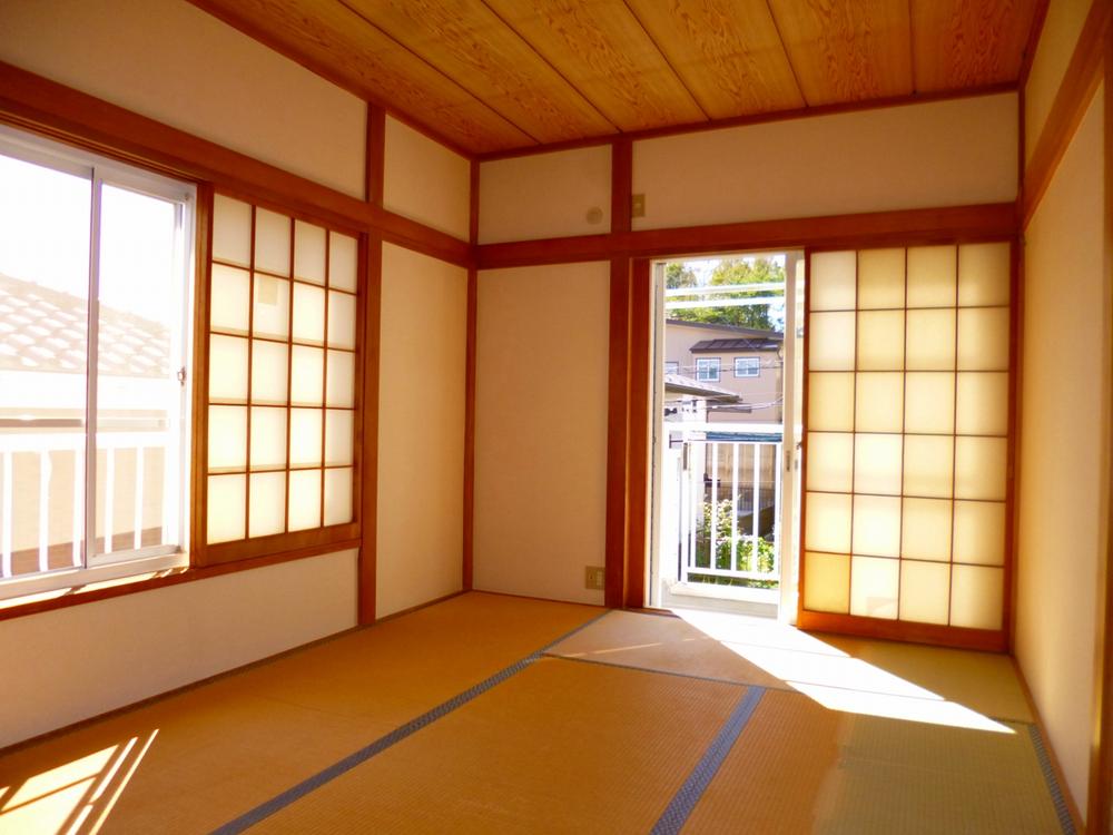 Non-living room. Second floor east ・ South-facing Japanese-style room 6 quires